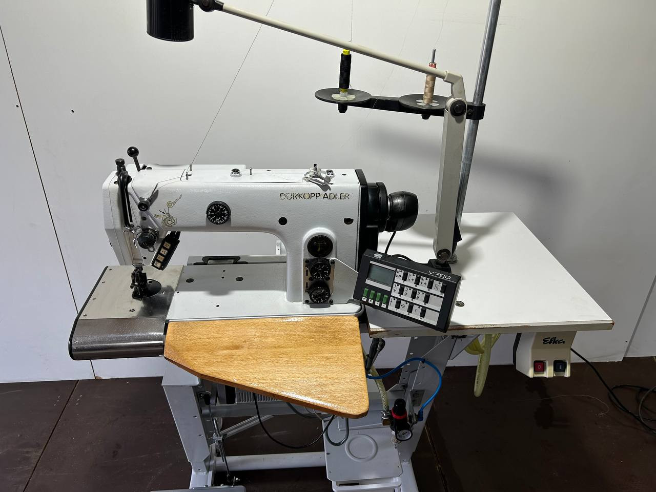 Швейна машина Dürkopp Adlerr 550-5-5-2 б/в